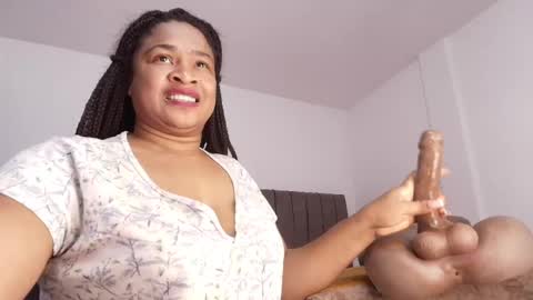 Snapshot of luxy_benet chatting on April 2026 09:43:02 PM Big Benet online show from April 2026 09:43:02 PM