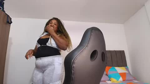 Snapshot of luxy_benet chatting on May 2026 08:14:02 PM Big Benet online show from May 2026 08:14:02 PM
