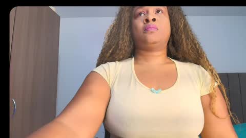 Snapshot of luxy_benet chatting on May 2026 08:34:02 AM Big Benet online show from May 2026 08:34:02 AM