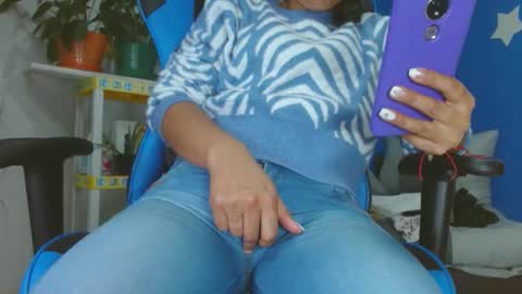 Snapshot of luzzy_cam chatting on December 2024 12:07:02 AM luzzy I hope your visit and that we manage to get very hot online show from December 2024 12:07:02 AM