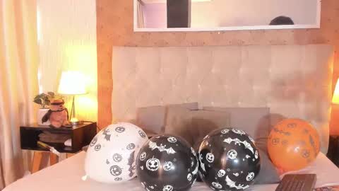 Lyan online show from October 2025 08:10:01 PM