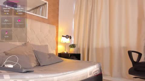 Lyan online show from November 2025 07:24:02 PM