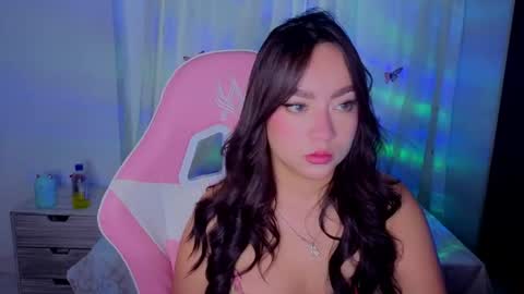 lyavalmont online show from May 2026 09:33:01 PM