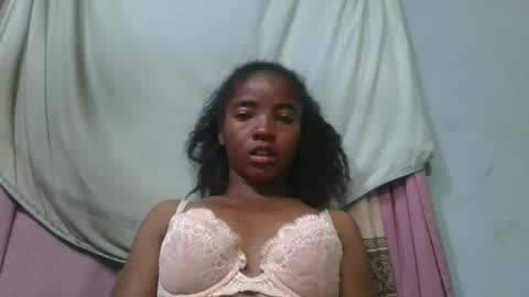 lydie856696 online show from May 2026 03:01:01 AM