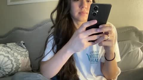 Olivia online show from January 2025 08:24:01 PM