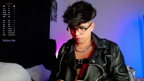 Lyle Bennett Freelance Model online show from October 2025 10:19:02 AM