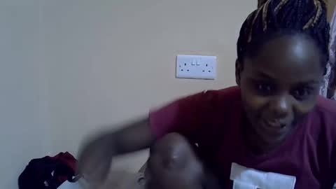 lyn_anna online show from November 2025 12:15:02 PM