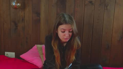 Snapshot of lyndsaymcghan chatting on September 2025 08:07:01 AM Nancy online show from September 2025 08:07:01 AM