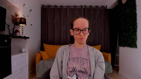 Sara online show from February 2025 07:24:02 PM