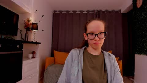 Sara online show from February 2025 10:20:02 PM