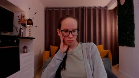 Sara online show from March 2025 10:16:02 PM