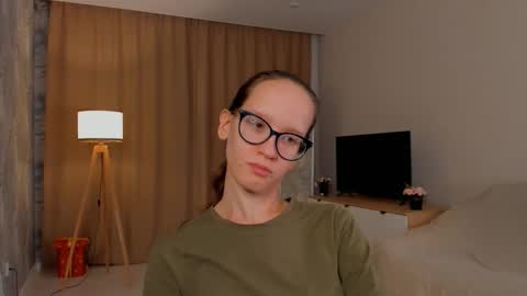 Sara online show from September 2025 04:07:01 PM