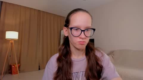 Sara online show from September 2025 04:12:02 PM