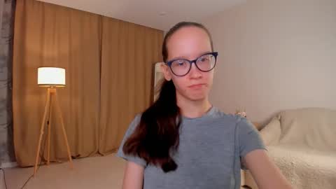 Sara online show from October 2025 04:19:01 PM