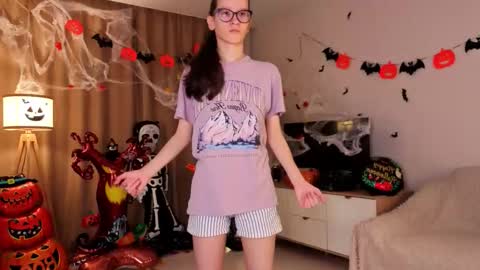 Sara online show from November 2025 04:09:02 PM