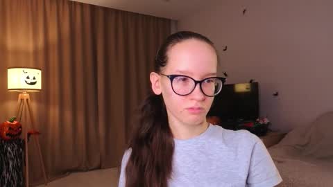 Sara online show from November 2025 04:12:02 PM