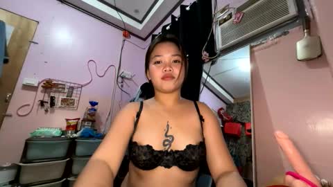I am Lyn- DONT FORGET TO FOLLOW ME online show from November 2025 04:01:01 AM