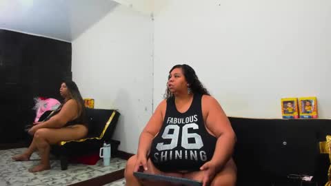 Snapshot of lynn_and_esteban chatting on June 2026 05:23:01 AM Lynn jonnes online show from June 2026 05:23:01 AM