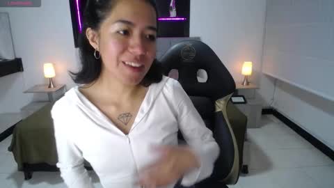 lynn_turner_ online show from March 2026 01:19:02 PM