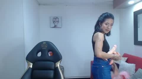 lynn_turner_ online show from April 2026 07:41:01 PM