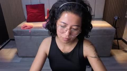 lynn_turner_ online show from May 2026 01:19:01 PM