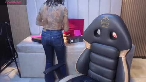 lynn_turner_ online show from July 2026 01:02:02 PM