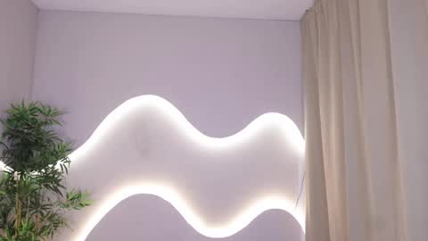 Lynx and Sun  online show from November 2025 01:03:01 PM