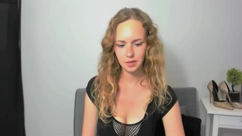 Lura online show from September 2025 04:07:02 PM