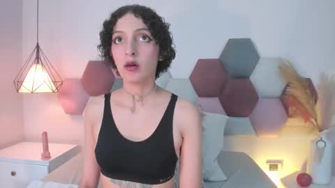 Lyravendrell online show from December 2025 12:11:02 PM