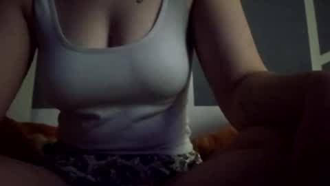 lyssacroft online show from December 2025 08:11:01 AM