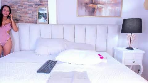 Lizzy smith  online show from November 2025 09:03:02 PM