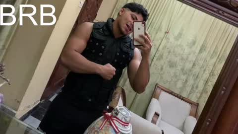 Snapshot of m1chaelx_ chatting on May 2026 02:33:01 PM MICHAEL online show from May 2026 02:33:01 PM