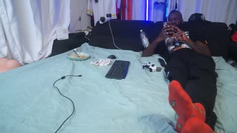 Mac Troy online show from November 2025 06:30:01 PM