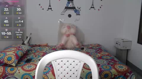 macarena_05_ online show from September 2025 01:00:01 PM