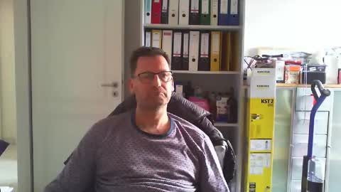 macfly67 online show from March 2026 02:18:01 PM