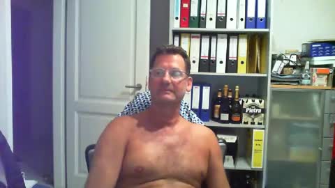 Snapshot of macfly67 chatting on June 2026 10:09:02 PM macfly67 online show from June 2026 10:09:02 PM