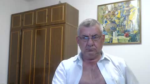 Snapshot of machomale3 chatting on June 2026 06:45:02 PM Macho online show from June 2026 06:45:02 PM