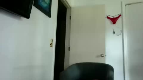 mackdocc001 online show from October 2025 01:56:02 PM