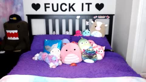 Mackenzie Wolfe online show from November 2025 03:10:02 AM