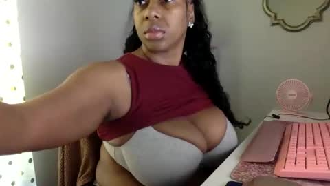 Snapshot of madam_glam chatting on June 2026 03:50:01 PM madam_glam online show from June 2026 03:50:01 PM
