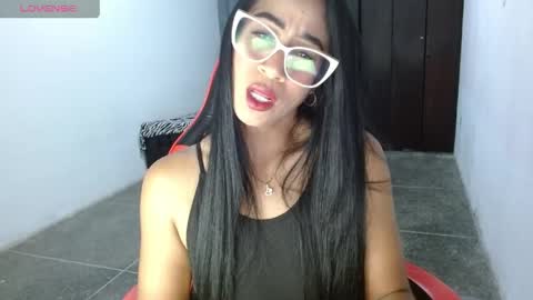 Snapshot of madam_klauss chatting on May 2026 11:17:02 PM EMILY online show from May 2026 11:17:02 PM