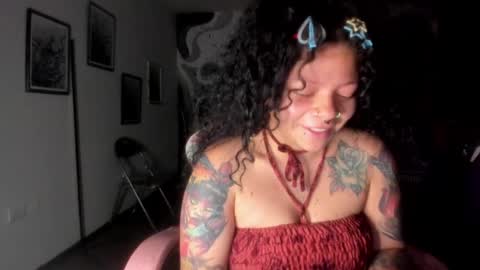 Snapshot of madam_sativa chatting on November 2025 03:17:01 AM di online show from November 2025 03:17:01 AM