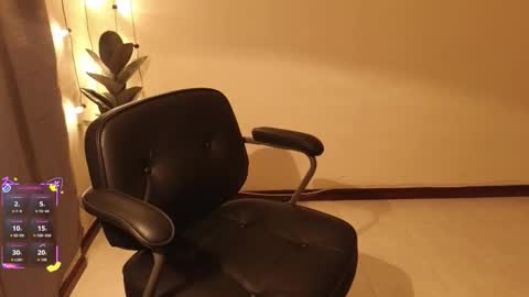 Madame La online show from December 2025 09:58:01 AM