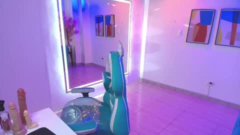 Madame Scarllet  online show from April 2026 11:38:02 AM