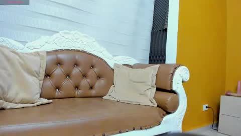 Madame Carla  online show from April 2026 12:23:01 PM