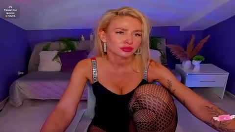 Evelyn online show from November 2025 07:08:01 AM