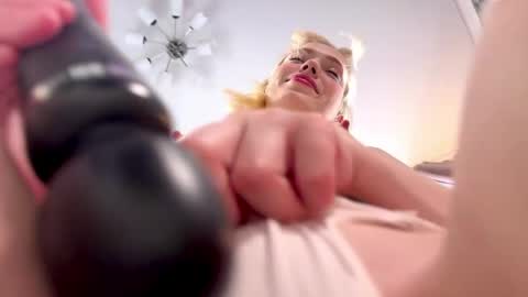 Fiona online show from April 2026 04:46:01 AM