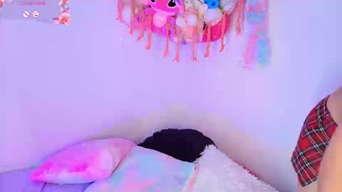 maddie 09 online show from September 2025 04:18:01 PM