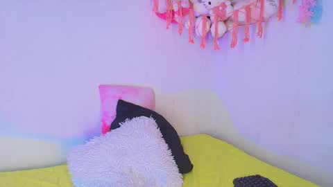 maddie 09 online show from November 2025 01:23:01 PM