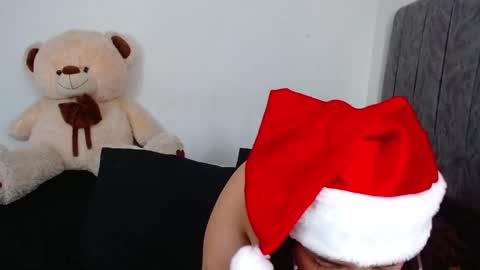 Maddie and Chelsea online show from December 2024 02:43:02 AM